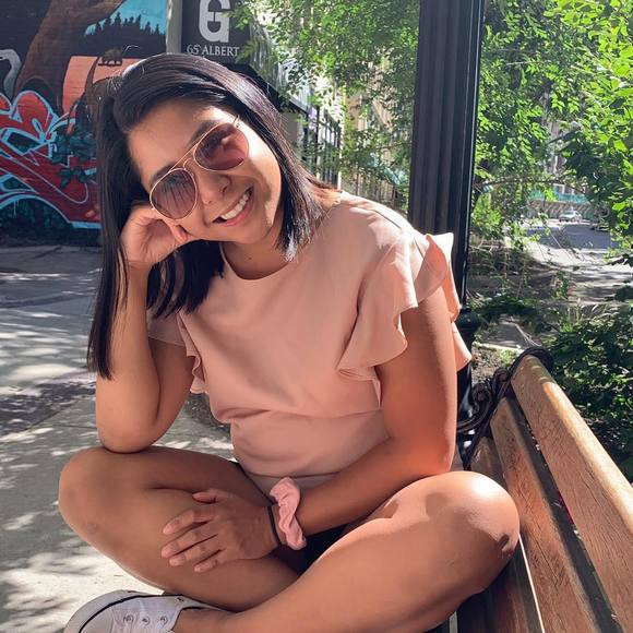 Meet your Posher, Vanessa - Picture 1 of 1